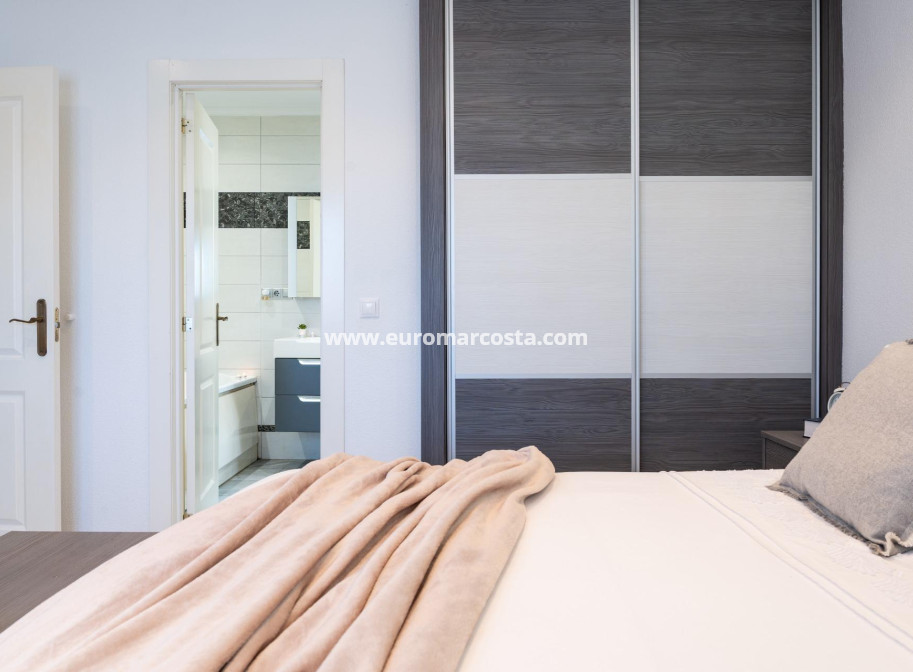 Sale - Villa - Orihuela Costa