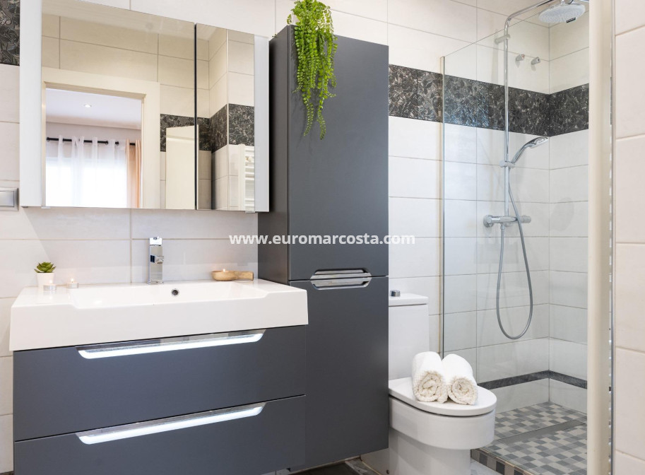 Sale - Villa - Orihuela Costa