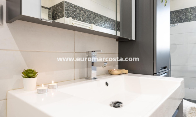 Sale - Villa - Orihuela Costa