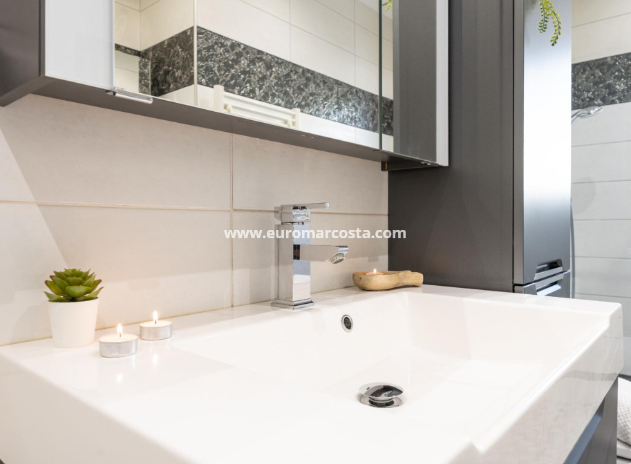 Sale - Villa - Orihuela Costa