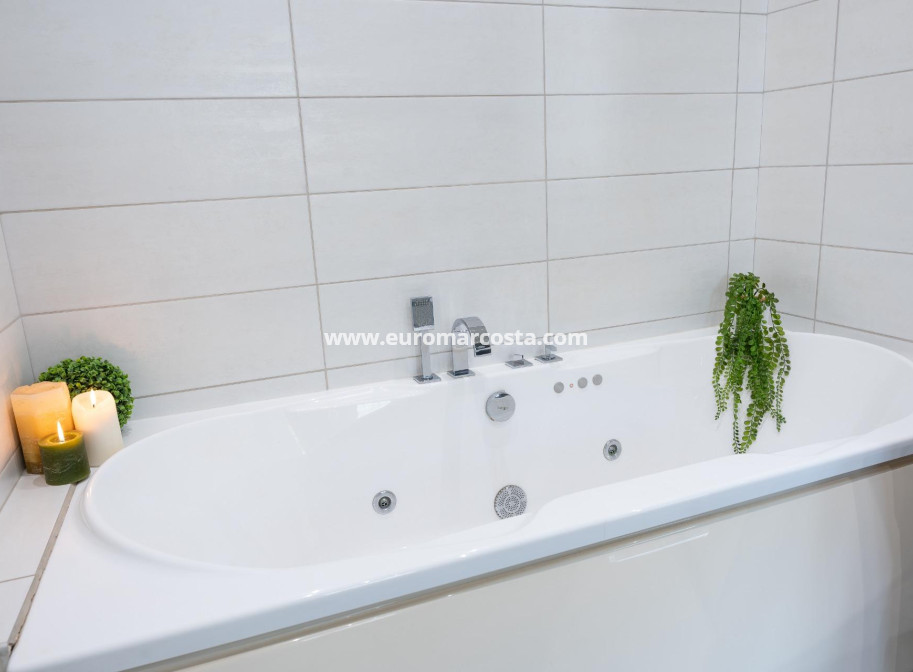 Sale - Villa - Orihuela Costa