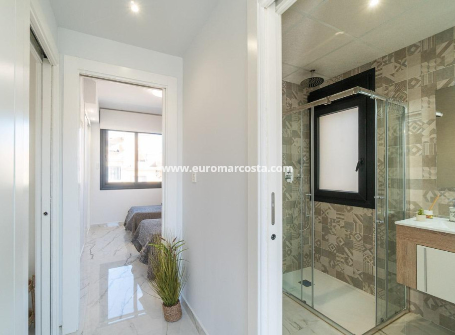 Sale - Apartment / flat - Orihuela Costa