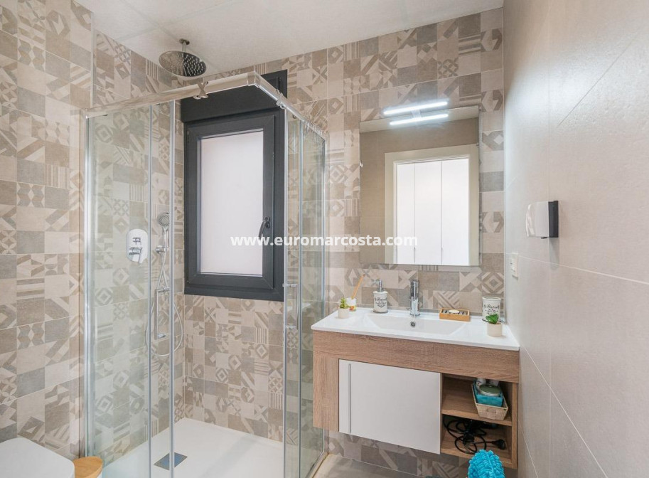 Sale - Apartment / flat - Orihuela Costa