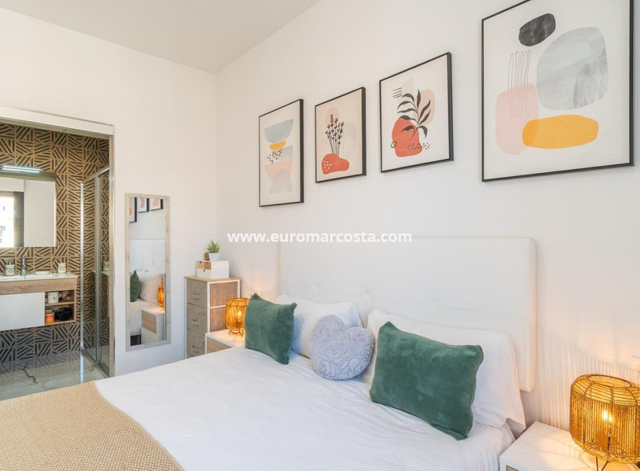 Sale - Apartment / flat - Orihuela Costa