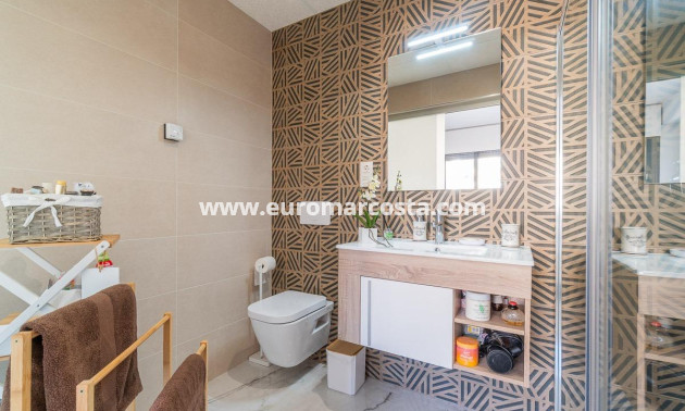 Sale - Apartment / flat - Orihuela Costa