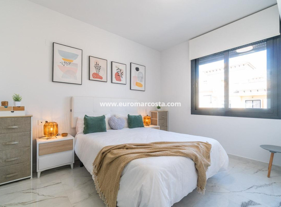 Sale - Apartment / flat - Orihuela Costa