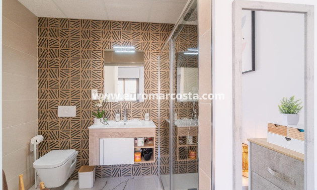 Sale - Apartment / flat - Orihuela Costa