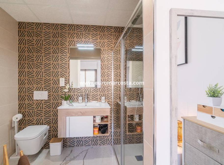 Sale - Apartment / flat - Orihuela Costa