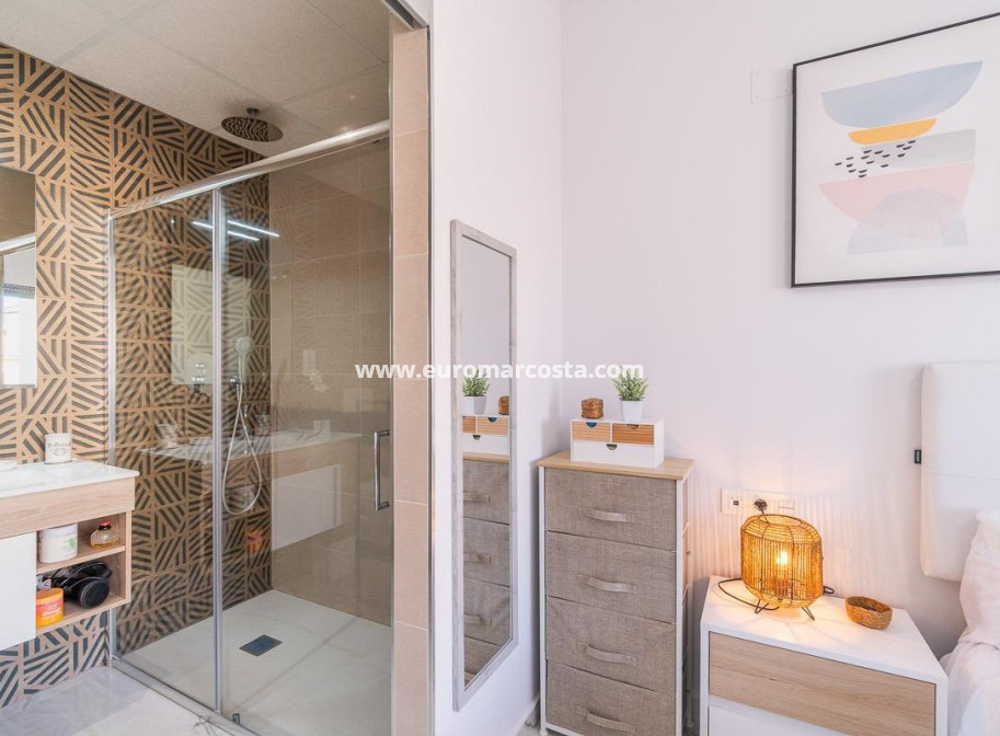 Sale - Apartment / flat - Orihuela Costa