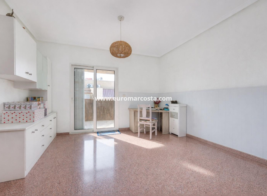 Objekte zum Wiederverkauf - Wohnung - Torrevieja - TORREVIEJA