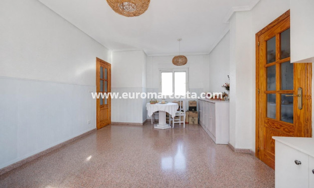 Objekte zum Wiederverkauf - Wohnung - Torrevieja - TORREVIEJA