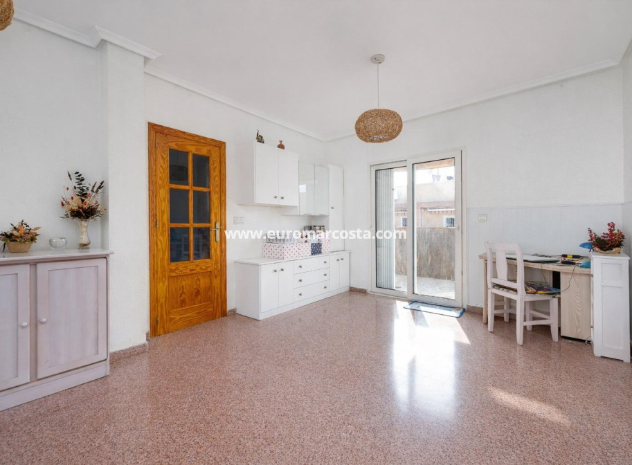 Objekte zum Wiederverkauf - Wohnung - Torrevieja - TORREVIEJA