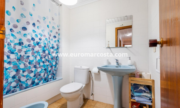 Objekte zum Wiederverkauf - Wohnung - Torrevieja - TORREVIEJA