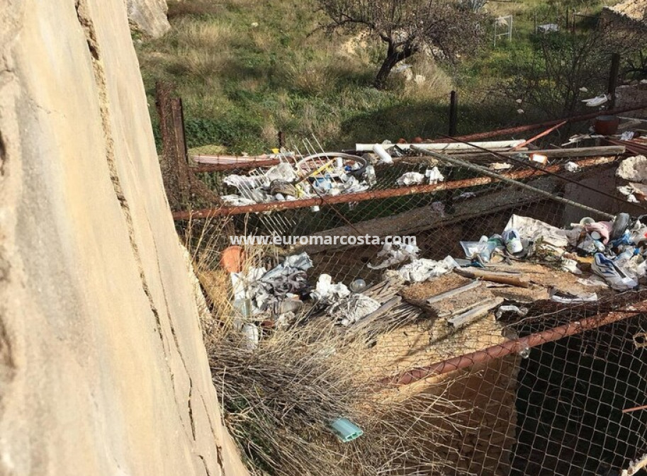 Objekte zum Wiederverkauf - Land and Plots - Onil - Inland