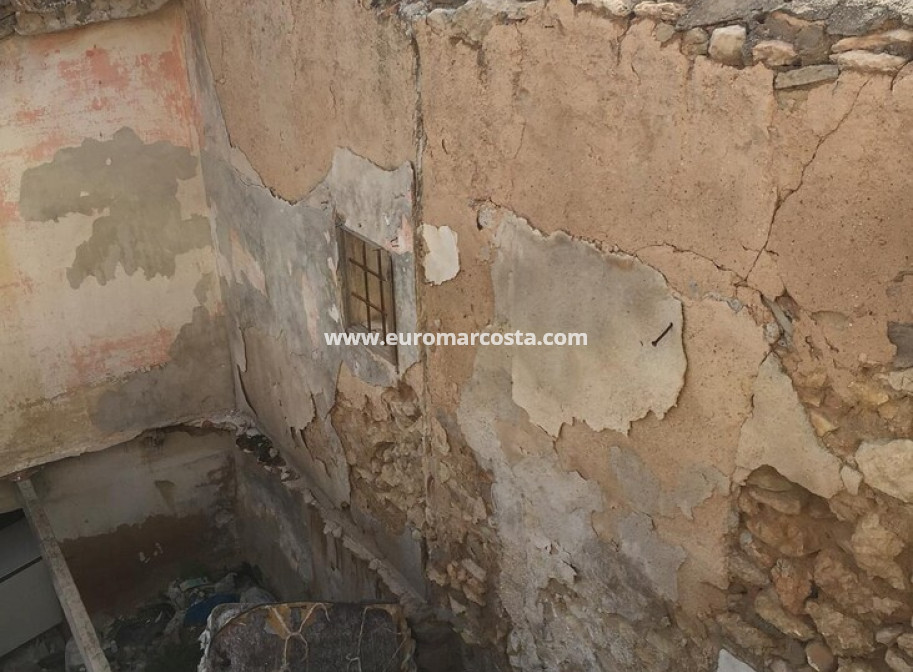 Objekte zum Wiederverkauf - Land and Plots - Onil - Inland