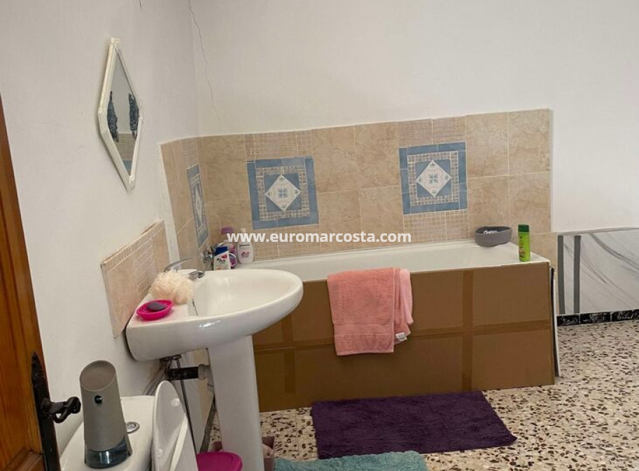 Sale - Casa - Chirivel - El Contador