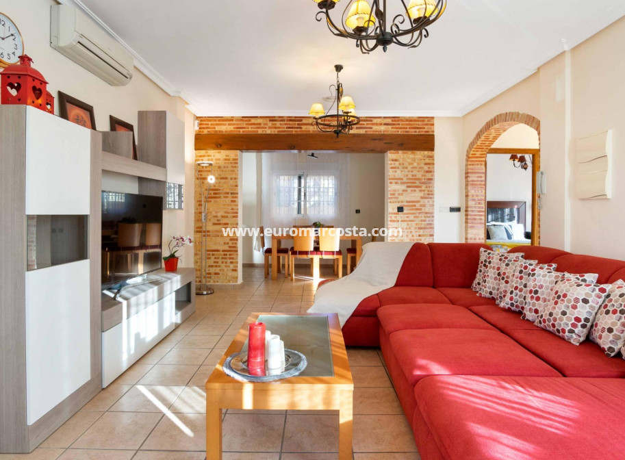 Sale - Casa - Orihuela Costa