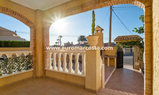 Sale - Casa - Orihuela Costa