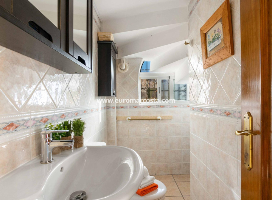 Sale - Casa - Orihuela Costa