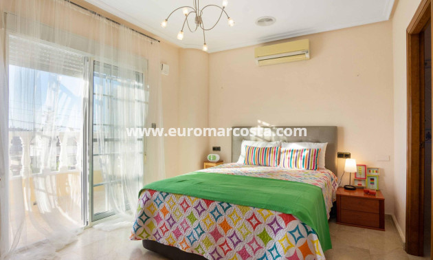 Sale - Casa - Orihuela Costa