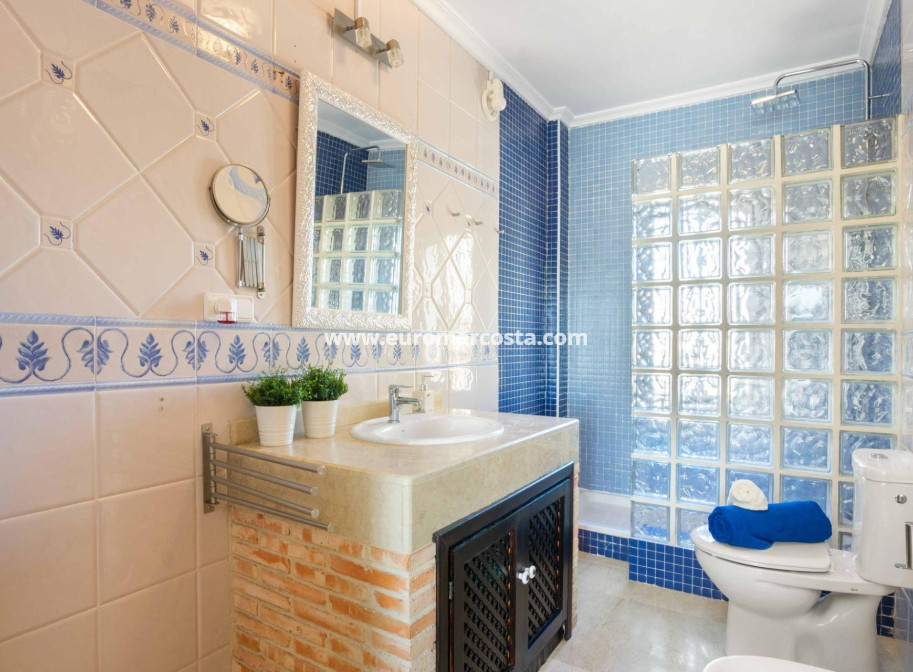 Sale - Casa - Orihuela Costa