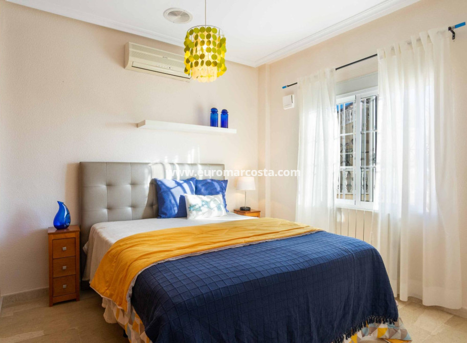 Sale - Casa - Orihuela Costa