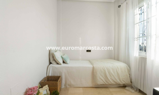 Sale - Casa - Orihuela Costa