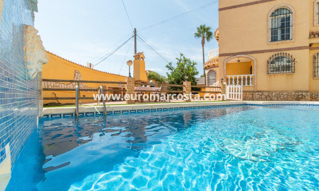 Sale - Casa - Orihuela Costa