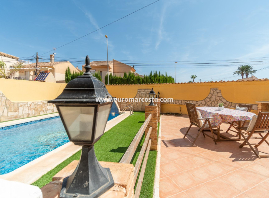 Sale - Casa - Orihuela Costa