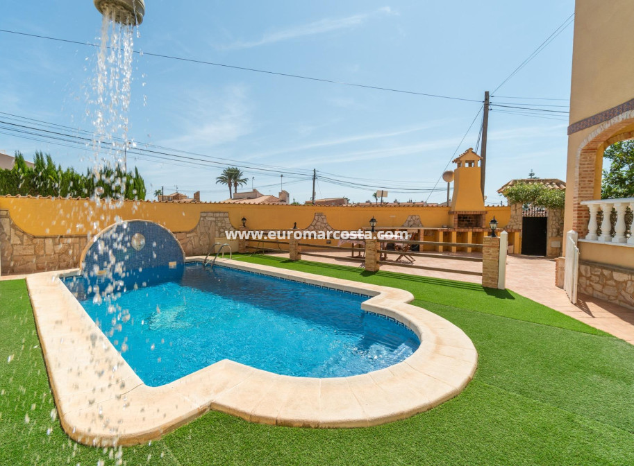 Sale - Casa - Orihuela Costa