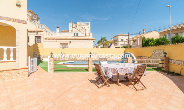 Sale - Casa - Orihuela Costa