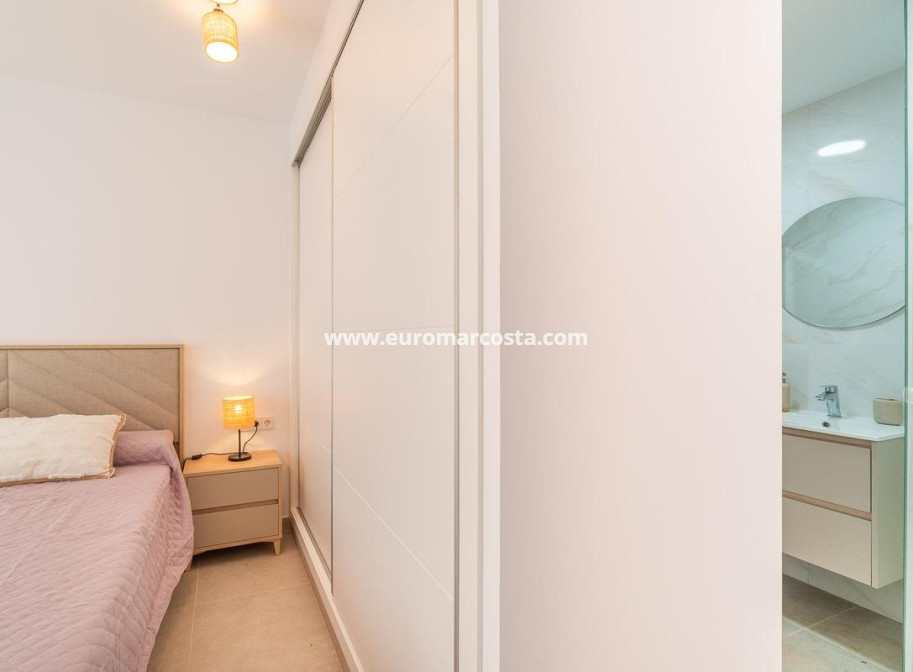 Alquiler a largo plazo - Apartamento / piso - Orihuela Costa