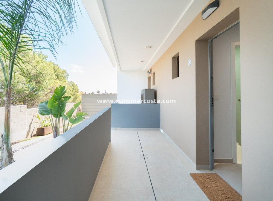 Alquiler a largo plazo - Apartamento / piso - Orihuela Costa