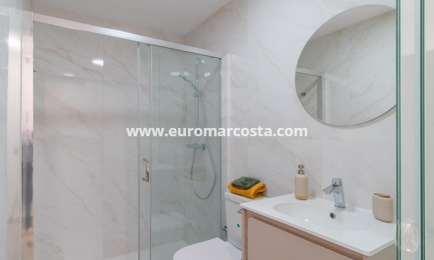 Alquiler a largo plazo - Apartamento / piso - Orihuela Costa