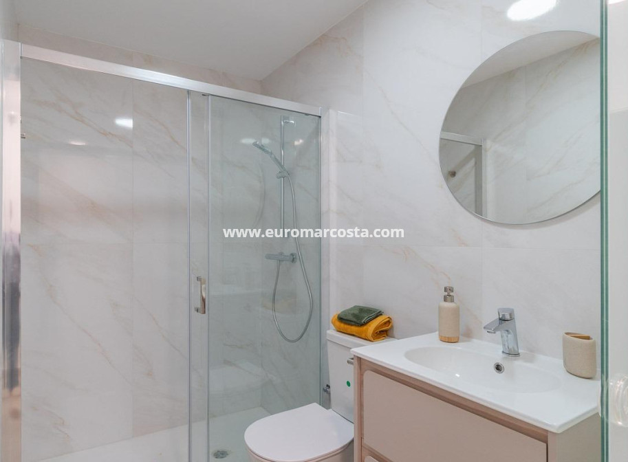 Alquiler a largo plazo - Apartamento / piso - Orihuela Costa