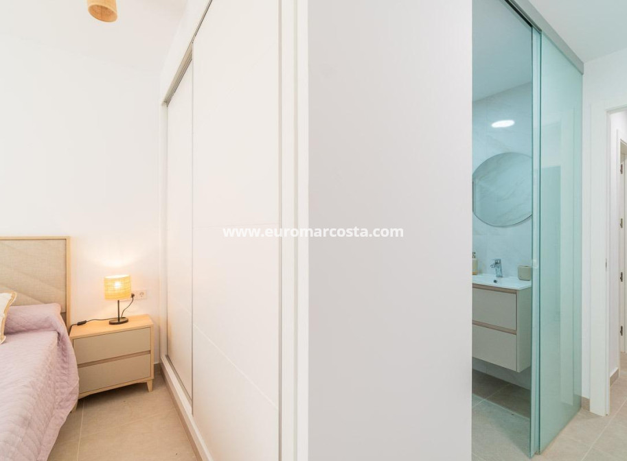 Alquiler a largo plazo - Apartamento / piso - Orihuela Costa