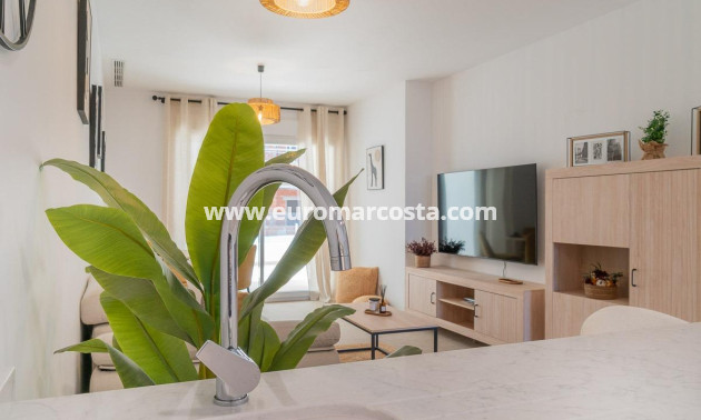 Alquiler a largo plazo - Apartamento / piso - Orihuela Costa