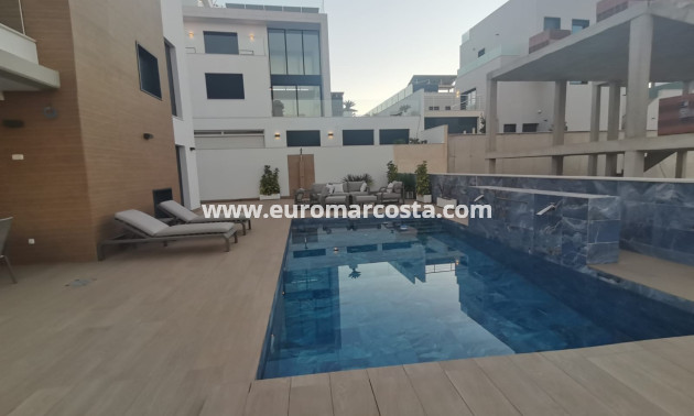 Sale - Villa - Orihuela Costa