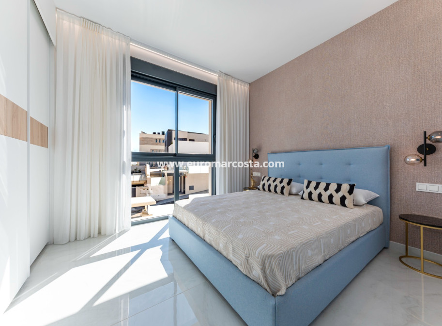 Sale - Villa - Orihuela Costa