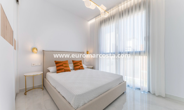 Sale - Villa - Orihuela Costa