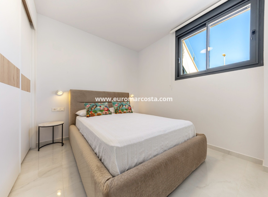 Sale - Villa - Orihuela Costa