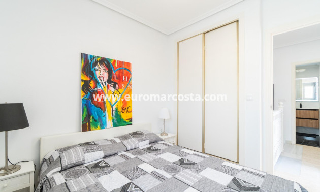 Objekte zum Wiederverkauf - Haus - Orihuela Costa - Zeniamar-Horizonte-La Campana