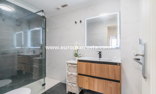 Objekte zum Wiederverkauf - Haus - Orihuela Costa - Zeniamar-Horizonte-La Campana