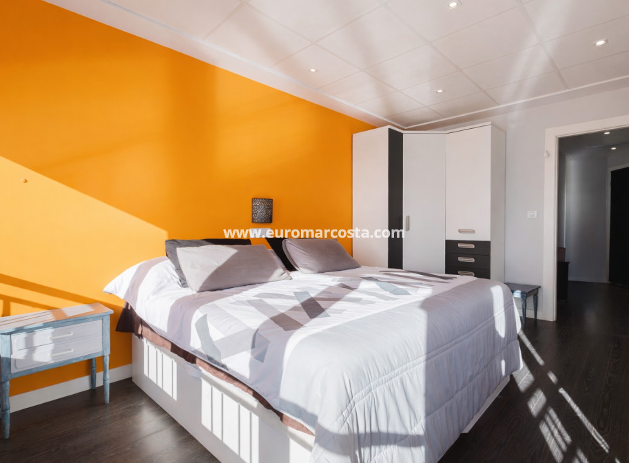 Sale - Apartment / flat - Torrevieja - TORREVIEJA