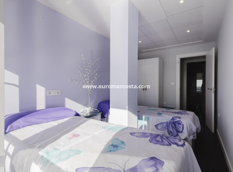 Sale - Apartment / flat - Torrevieja - TORREVIEJA