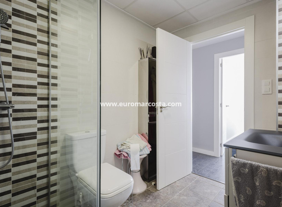 Sale - Apartment / flat - Torrevieja - TORREVIEJA