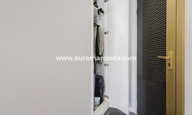 Sale - Apartment / flat - Torrevieja - TORREVIEJA