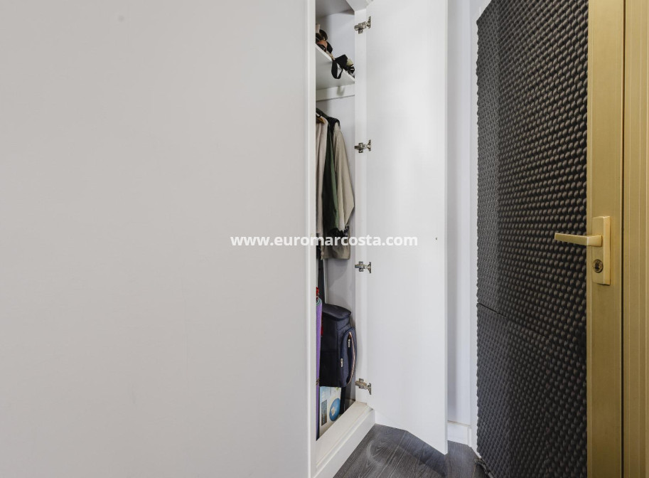 Sale - Apartment / flat - Torrevieja - TORREVIEJA