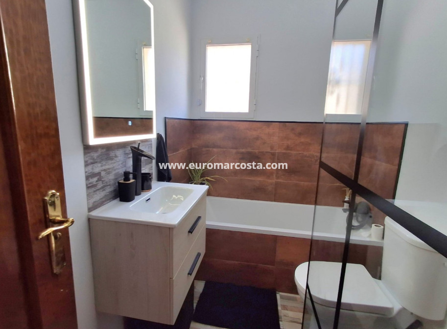 Objekte zum Wiederverkauf - Villa Detached - Ciudad Quesada