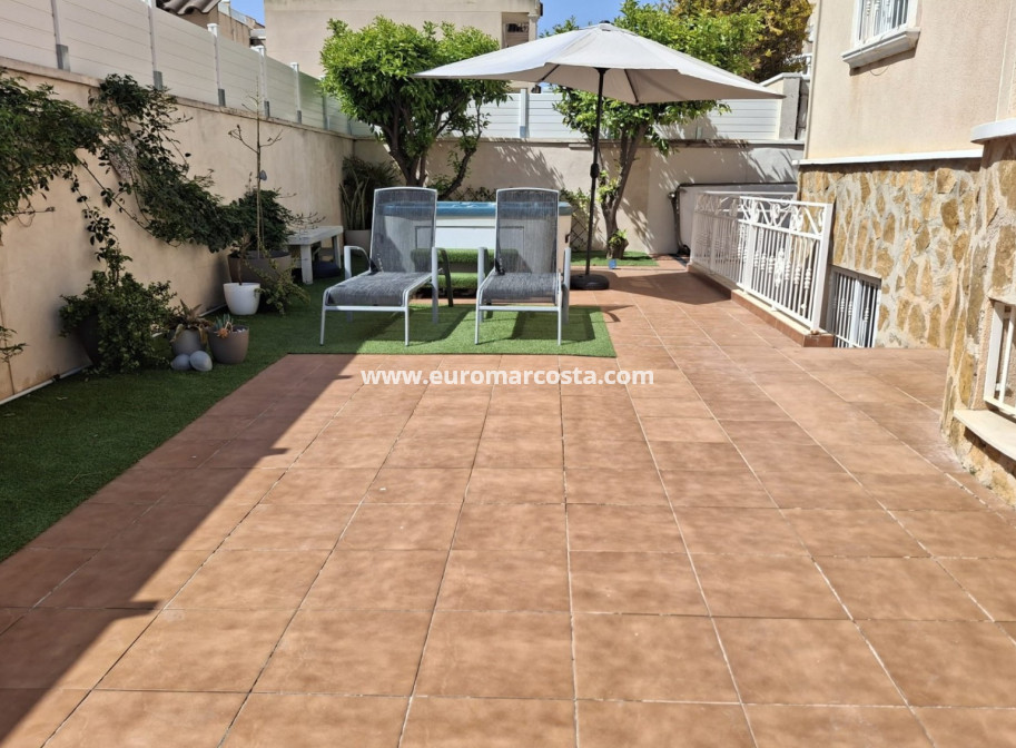 Objekte zum Wiederverkauf - Villa Detached - Ciudad Quesada